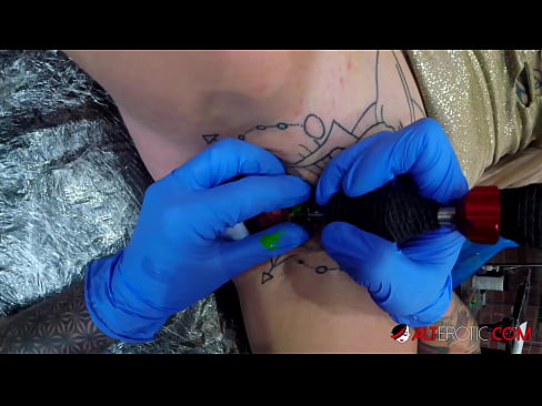 ❤️ Extremely tattooed hottie Sully Savage got a tattoo on her clitoris ❤️❌ Fucking at en-us.https-tubsexer.ru ❌️